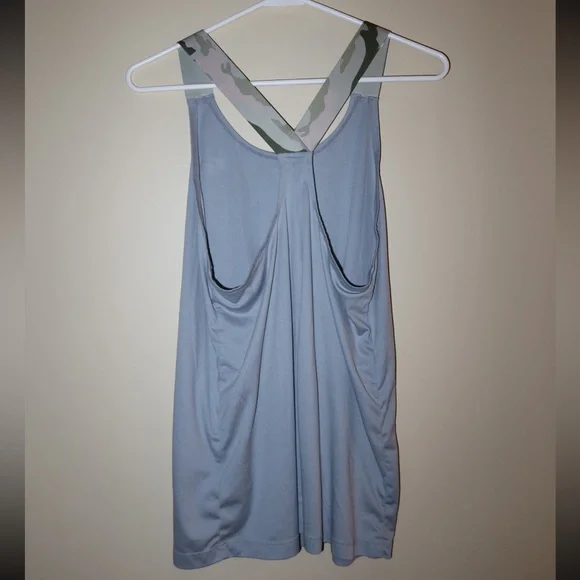 Women’s Nike Dri Fit Top - Picture 3 of 3